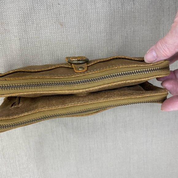 TANO ORIGINAL CHICKLIT GOLD SUEDE WALLET/CLUTCH - Picture 10 of 15